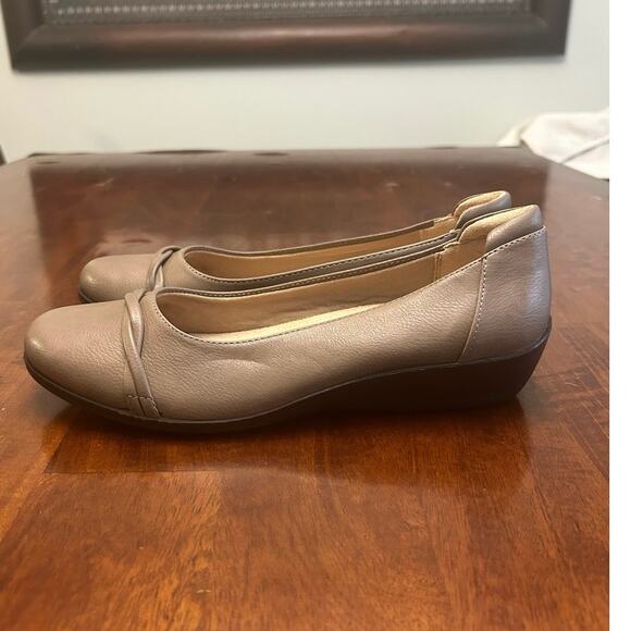 LifeStride Impact Slip On’s in taupe, Sz 8.5 m - Picture 2 of 10